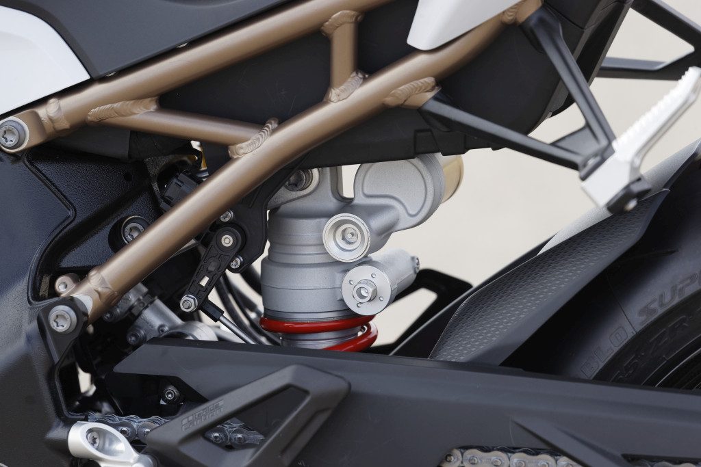 BMW S1000RR 2019 MOTORADN previo (42)