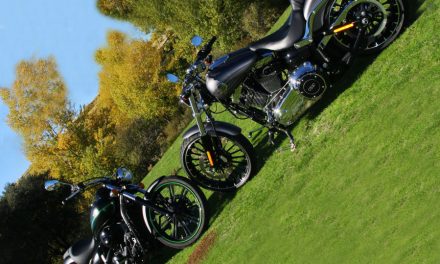 Fotos comparativa Harley Davidson Breakout- Kawa Vulcan 900 Custom