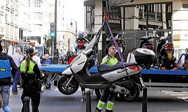La policía multa las motos en Madrid, y nadie sabe por qué.