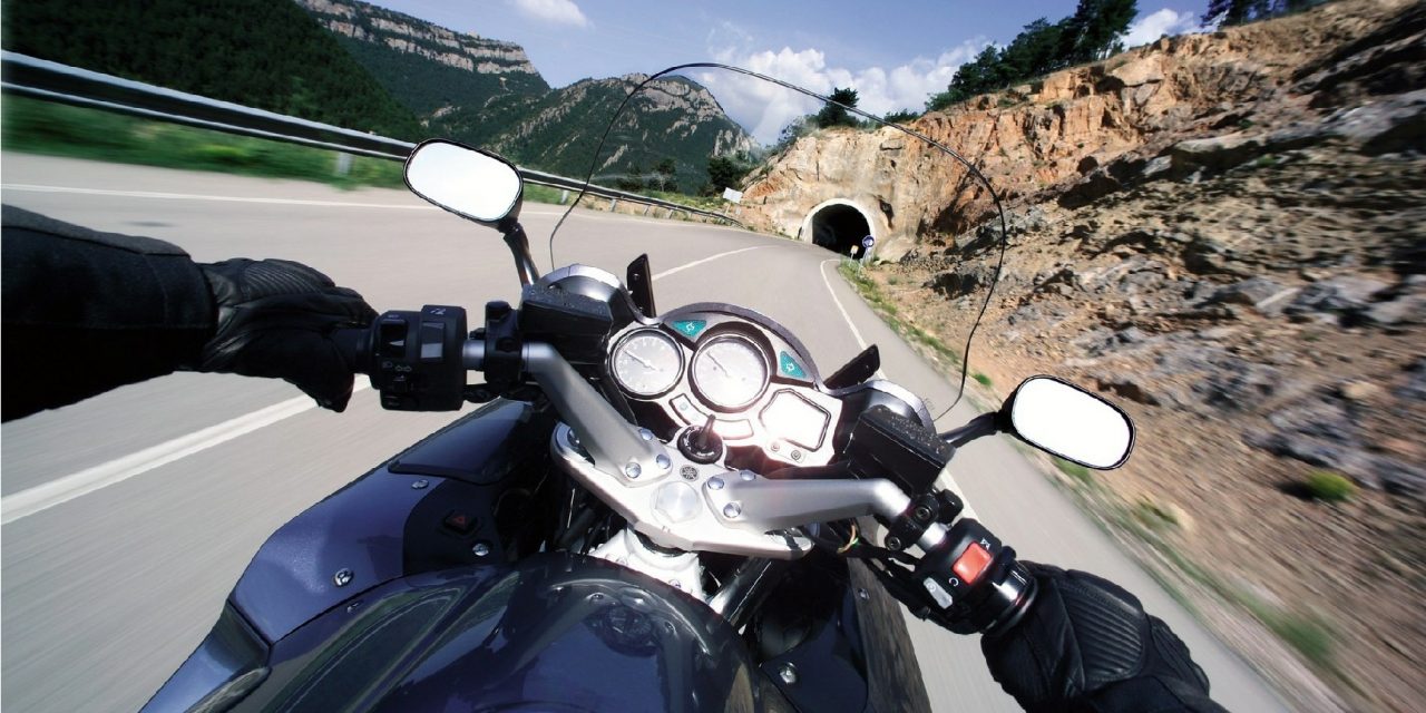 Prepara tu moto para viajar (2): ¡Mira los niveles, la presión y ténsalo todo!