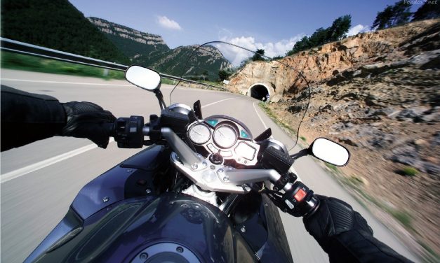 Prepara tu moto para viajar (2): ¡Mira los niveles, la presión y ténsalo todo!