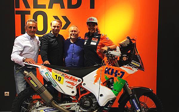 KTM regala la moto dakariana de Laia Sainz a KH7