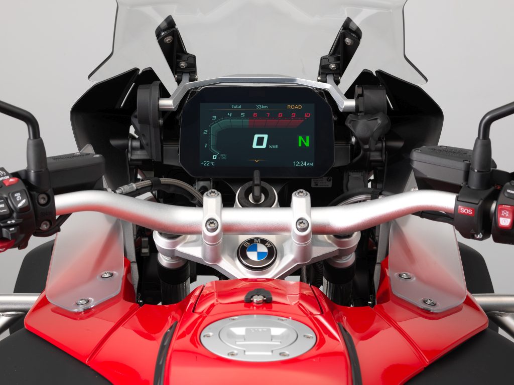BMW ECALL y llamada de emergencia pantalla TFT (1)