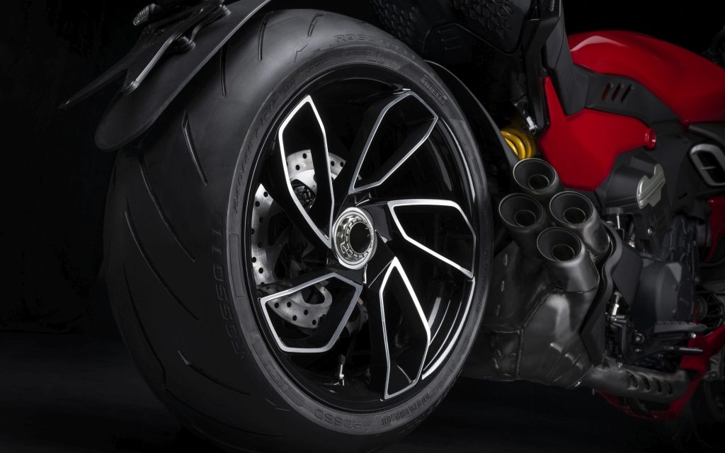 FOTOS Ducati Diavel V4 2023